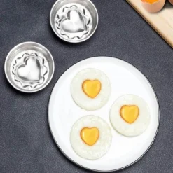 The Culinary Kit Küche & Esszimmer-Antihaftbeschichteter Eierbereiter in Herzform – einfach zu verwendender Keksbereiter