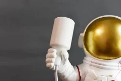 Comfort u0026 Style Beleuchtung-Astronaut Table Lamp - Minimal Resin Design