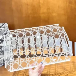 Feast u0026 Flair Küche & Esszimmer-Aufbewahrungstablett aus Rattan – Eleganter Küchen-Organizer aus Acryl