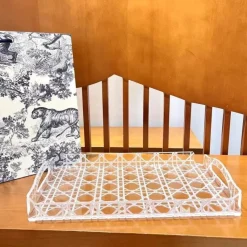 Feast u0026 Flair Küche & Esszimmer-Aufbewahrungstablett aus Rattan – Eleganter Küchen-Organizer aus Acryl