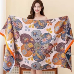 Wrap u0026 Relax Bettzeug-Badetuch „Nordic Flower“ – weiches, saugfähiges Baumwollgaze-Handtuch