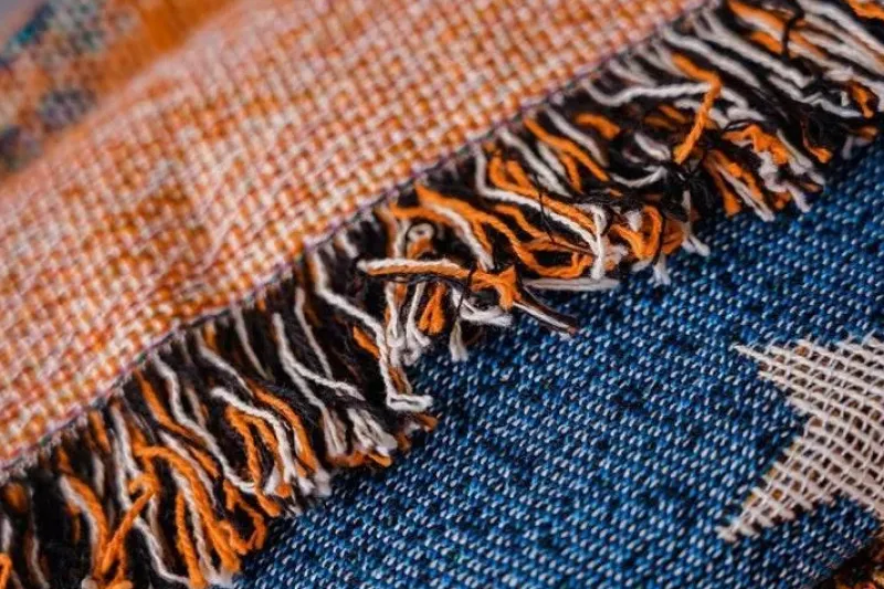 Wrap u0026 Relax Bettzeug-Überwurfdecke mit Cartoon-Katze – doppelseitige Sofa-Tagesdecke