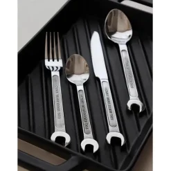 Elegance at the Table Küche & Esszimmer-Besteckset aus Edelstahl – Schraubenschlüssel, Messer, Gabel, Löffel, Küchenutensilien
