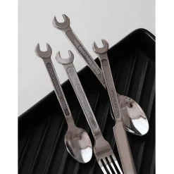 Elegance at the Table Küche & Esszimmer-Besteckset aus Edelstahl – Schraubenschlüssel, Messer, Gabel, Löffel, Küchenutensilien