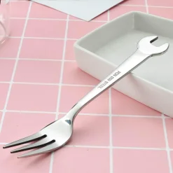 The Culinary Kit Küche & Esszimmer-Besteckset in Schraubenschlüsselform mit Gabel und Löffel – einzigartiges, kreatives Besteck