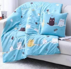 Plush Perch Bettzeug-Bunte Cartoon-Kissendecke - 2-in-1-Plüschüberwurf