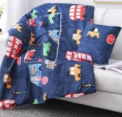 Plush Perch Bettzeug-Bunte Cartoon-Kissendecke - 2-in-1-Plüschüberwurf