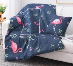 Plush Perch Bettzeug-Bunte Cartoon-Kissendecke - 2-in-1-Plüschüberwurf