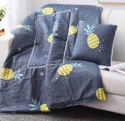 Plush Perch Bettzeug-Bunte Cartoon-Kissendecke - 2-in-1-Plüschüberwurf