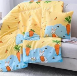 Plush Perch Bettzeug-Bunte Cartoon-Kissendecke - 2-in-1-Plüschüberwurf