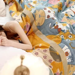 Wrap u0026 Relax Bettzeug-Cartoon-Katzen-Steppdecke – Sommerdecke aus 100 % Baumwolle