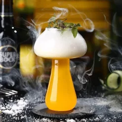 Plates u0026 More Küche & Esszimmer-Cocktailglas im Pilz-Design – 380 ml Weinbecher für Partys und Bars