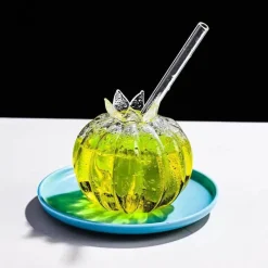 Plates u0026 More Küche & Esszimmer-Cocktailglas-Set in Granatapfelform mit wiederverwendbarem Strohhalm