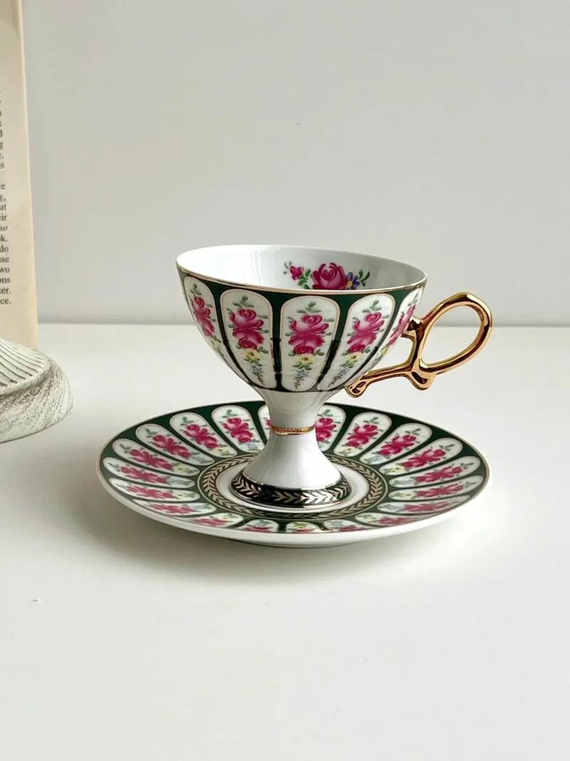 Elegance at the Table Küche & Esszimmer-Court Style Latte Cappuccino-Tassen-Set mit Untertasse – Elegantes Teetassen-Set