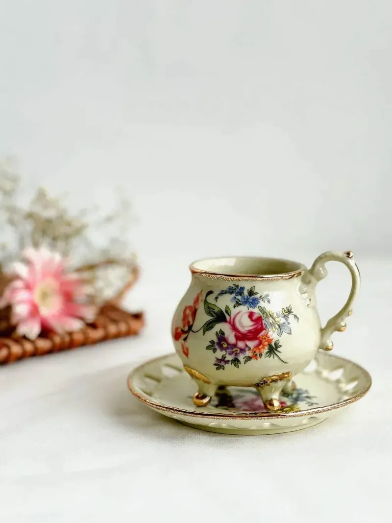 Elegance at the Table Küche & Esszimmer-Court Style Latte Cappuccino-Tassen-Set mit Untertasse – Elegantes Teetassen-Set