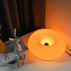 The Light Loft Beleuchtung-Donut-Tischlampe – Süße, von Desserts inspirierte Beleuchtung