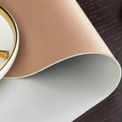 The Culinary Kit Küche & Esszimmer-Doppelseitige, wasserdichte Tischmatte aus Leder – Esszimmerzubehör