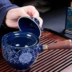 Brew Bliss Küche & Esszimmer-Drehbare Keramik-Teekanne – Traditionelles Harmony-Design