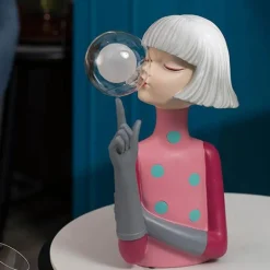 The Light Loft Beleuchtung-Elegante Tischlampe aus Kunstharz – Charmante Wohndekoration für Mädchen