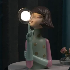 The Light Loft Beleuchtung-Elegante Tischlampe aus Kunstharz – Charmante Wohndekoration für Mädchen