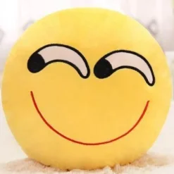 Plush Perch Bettzeug-Emoji-Kissen – Komplettes Set mit dekorativen Kissen