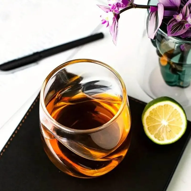 Cup Couture Küche & Esszimmer-Eris Twisted Motion Becher