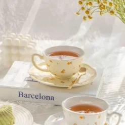 Plates u0026 More Küche & Esszimmer-Espressotassen-Set aus Keramik – Hochwertige Tassen mit Untertasse und Löffel