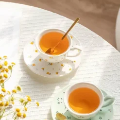 Plates u0026 More Küche & Esszimmer-Espressotassen-Set aus Keramik – Hochwertige Tassen mit Untertasse und Löffel