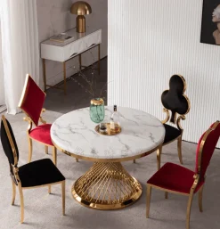 Cozy Living Möbel-Esszimmerstuhl aus Edelstahl – Luxuriöses Spielkartendesign