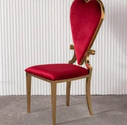 Cozy Living Möbel-Esszimmerstuhl aus Edelstahl – Luxuriöses Spielkartendesign