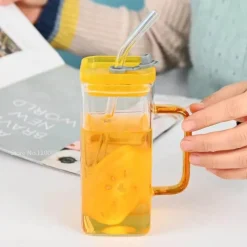 Plates u0026 More Küche & Esszimmer-Farbige Glasbecher mit Strohhalm – Lustiges Trinkgeschirr-Set