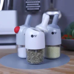 Space Savvy Küche & Esszimmer-Feuchtigkeitsbeständiges Gewürzglas – 2-in-1-Aufbewahrungsbehälter für Gewürze