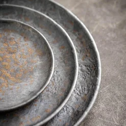 Elegance at the Table Küche & Esszimmer-Flacher Teller mit Hammermuster – Hochwertiges Keramikgeschirr