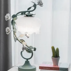 Bright Accents Beleuchtung-Florale Tischlampe - Elegante Wohnbeleuchtung