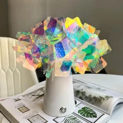 The Light Loft Beleuchtung-Florale Tischlampe – Romantische Akzentbeleuchtung mit Blütenblättern