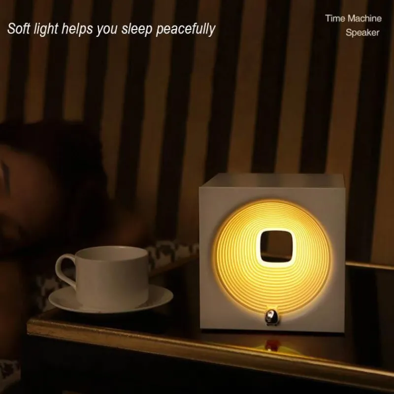 Bright Accents Beleuchtung-Futuristischer Audio-Lautsprecher – Kreatives Shuttle-Design