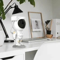 The Gilded Nest Beleuchtung-Galaxy Astronaut Night Light Room Projector