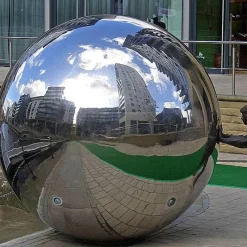 The Gilded Nest Outdoor & Garten-Gartenkugel aus Edelstahl mit Spiegel – Modernes Ornament für den Außenbereich