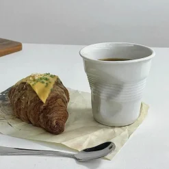 Brew Bliss Küche & Esszimmer-Gebogene Keramiktasse – kreatives, realistisches Design