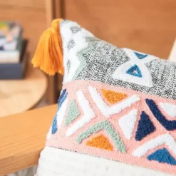 The Cushion Corner Bettzeug-Geometrischer Kissenbezug mit Quaste – besticktes Kissen für die Inneneinrichtung