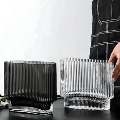 Flourish Vases Wohndeko-Gerippte Elegance Vase – Stilvolles dekoratives Herzstück