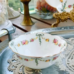 Feast u0026 Flair Küche & Esszimmer-Geschirrset aus Knochenporzellan – Ribbon Rose Kaffeetasse, Untertasse, Reisschüssel