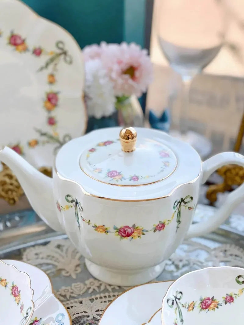 Feast u0026 Flair Küche & Esszimmer-Geschirrset aus Knochenporzellan – Ribbon Rose Kaffeetasse, Untertasse, Reisschüssel