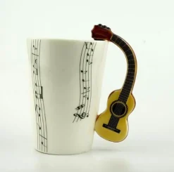 The Cozy Mug Küche & Esszimmer-Gitarrentasse – Keramik-Kaffeetasse für Musikliebhaber