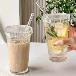 Plates u0026 More Küche & Esszimmer-Glasbecher mit japanischem Streifenmuster und Strohhalm – ideal für Kaffee, Tee und Geschenke