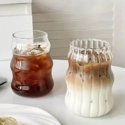 Plates u0026 More Küche & Esszimmer-Glasbecher mit Strohhalm – Vielseitiger Becher für Kaffee, Saft, Bier, Wein