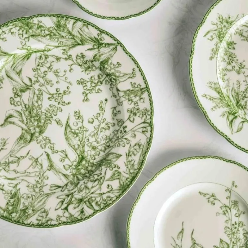 Elegance at the Table Küche & Esszimmer-Grüner Essteller mit Blumenmuster – Elegantes Blumendesign aus Keramik