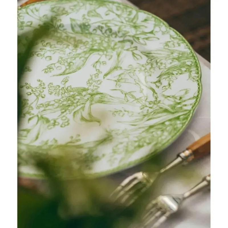 Elegance at the Table Küche & Esszimmer-Grüner Essteller mit Blumenmuster – Elegantes Blumendesign aus Keramik