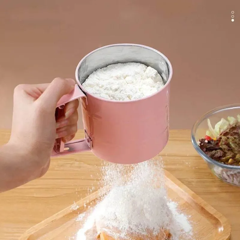 The Culinary Kit Küche & Esszimmer-Handgehaltenes halbautomatisches Mehlsieb – Küchen- und Backwerkzeug