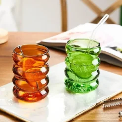 Plates u0026 More Küche & Esszimmer-Hitzebeständiger Becher aus geriffeltem Glas – 250 ml Tasse für Tee, Kaffee und Saft